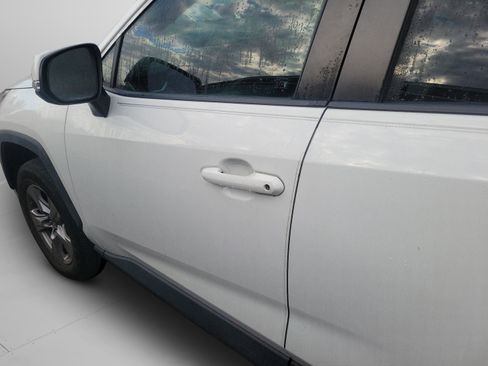 Used 2022 Toyota RAV4 XLE image 17