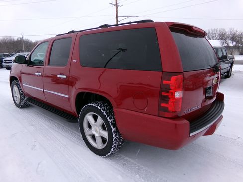 Used 2013 Chevrolet Suburban LTZ image 6