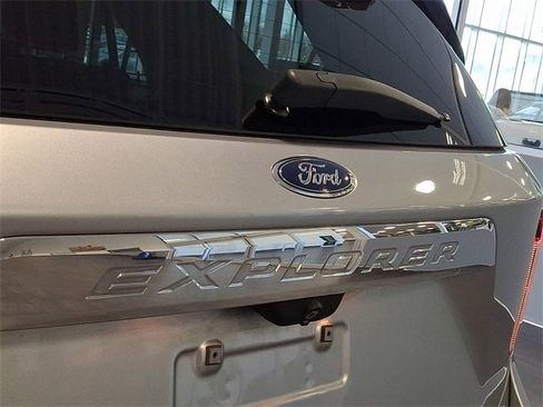 Used 2020 Ford Explorer XLT w/ Equipment Group 202A image 28