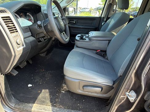 Used 2018 RAM 1500 Express RWD image 16