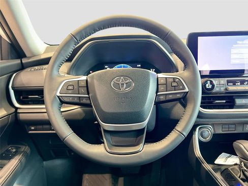 New 2026 Toyota Grand Highlander XLE image 12