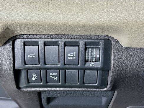 Used 2019 Subaru Ascent Touring w/ Popular Package #3 image 17