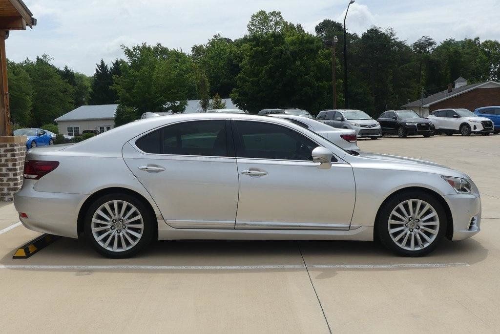 Used 2014 Lexus LS 460 w/ Comfort Package RWD image 6