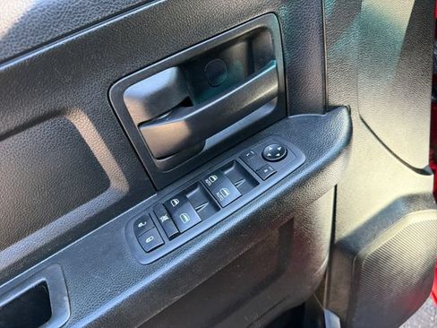 Used 2019 RAM 1500 Express AWD/4WD image 12