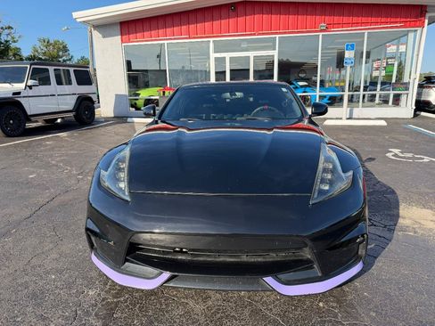 Used 2020 Nissan 370Z Coupe RWD image 2