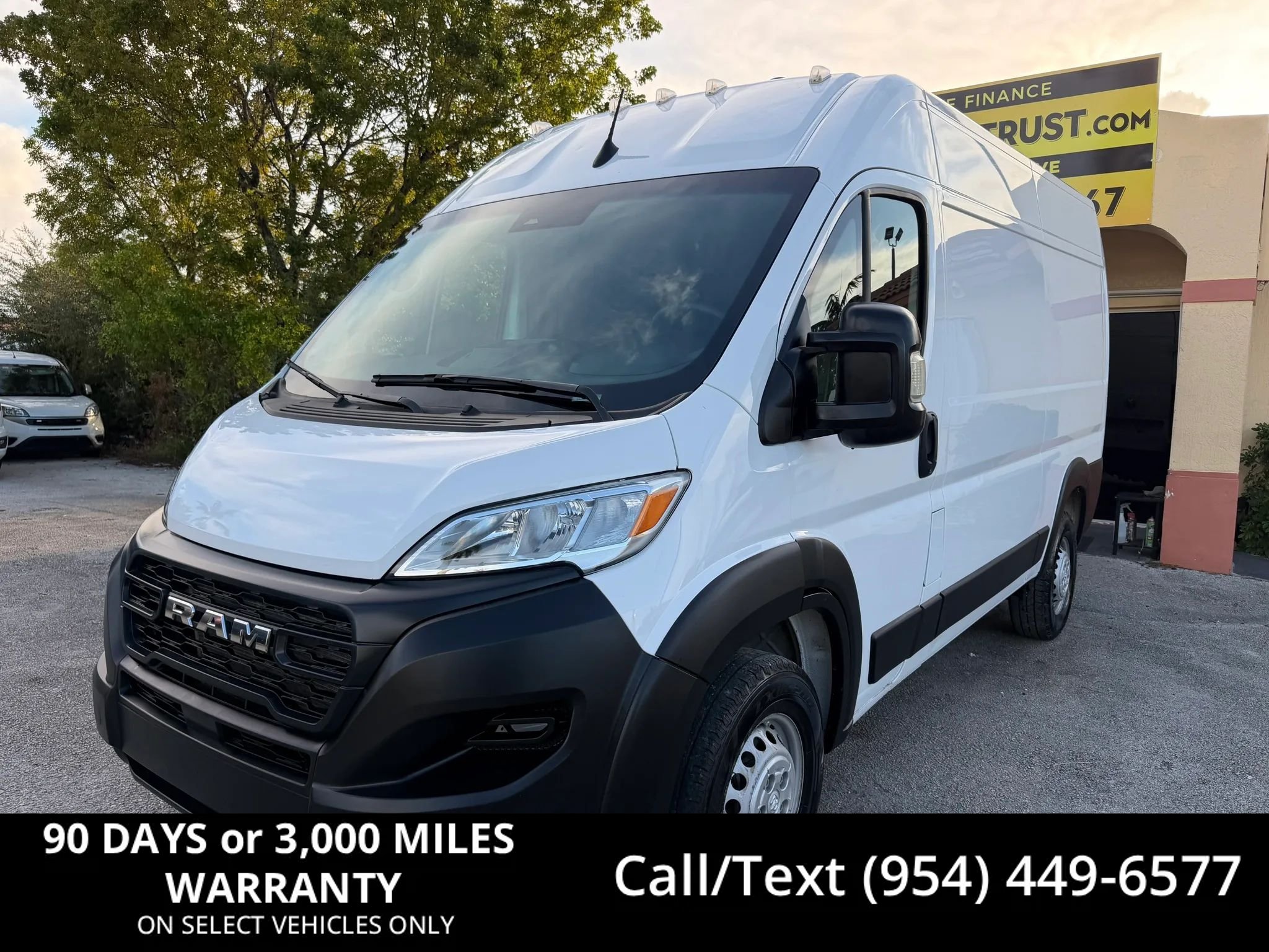 Used 2025 RAM ProMaster 2500 w/ Convenience Group FWD image 1