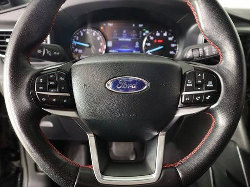 Used 2023 Ford Explorer ST-Line image 3