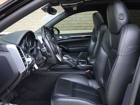 Used 2018 Porsche Cayenne AWD/4WD image 17