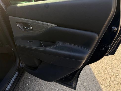 Used 2016 Nissan Murano S image 35