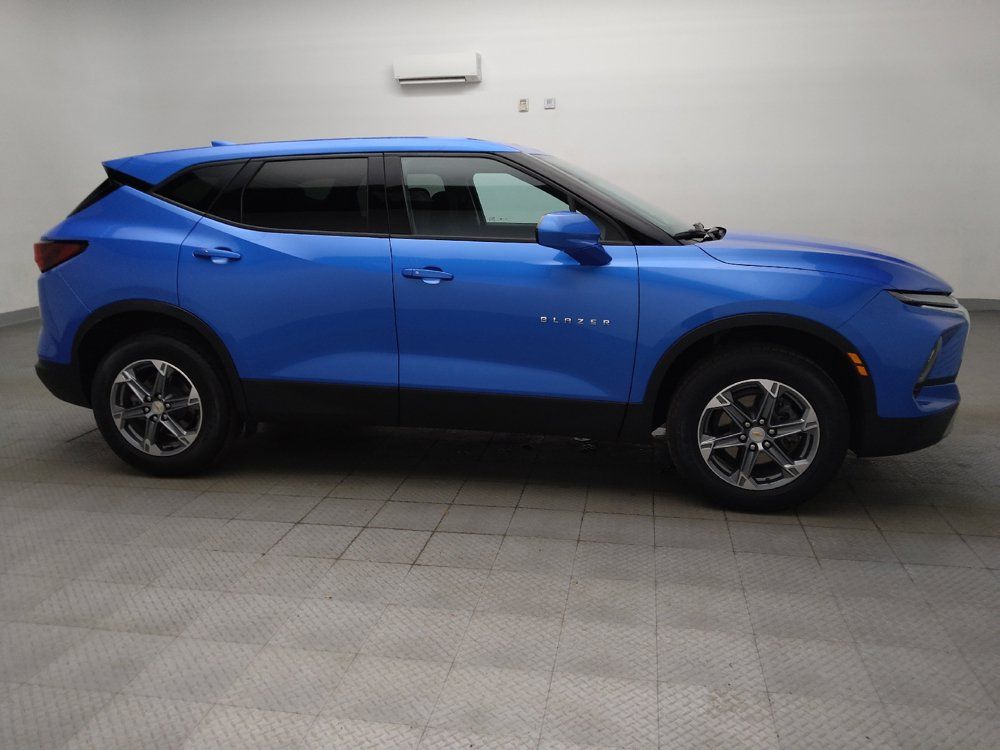 Used 2024 Chevrolet Blazer LT w/ Driver Confidence Package FWD image 11