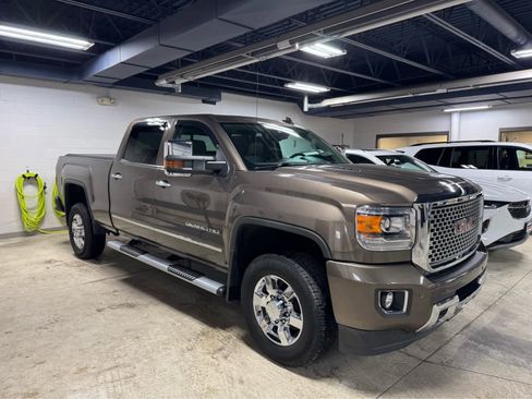 Used 2015 GMC Sierra 3500 Denali w/ Duramax Plus Package image 3