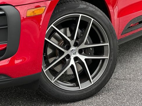 Used 2026 Porsche Macan AWD/4WD image 22
