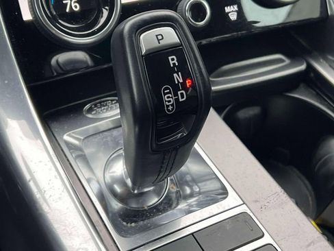 Used 2019 Land Rover Range Rover Sport SE image 27