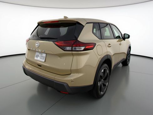 Used 2025 Nissan Rogue SV image 9