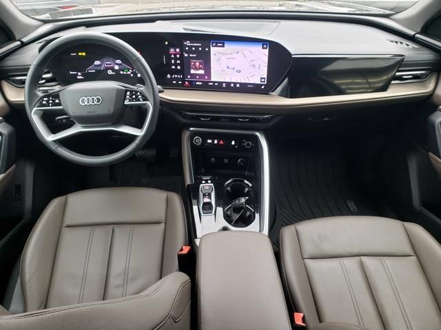 Used 2025 Audi Q5 Premium w/ Convenience Package AWD/4WD image 14