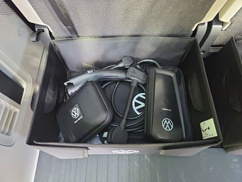 Used 2025 Volkswagen ID. Buzz 1st Edition AWD/4WD image 7