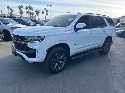 Used 2022 Chevrolet Tahoe Z71 w/ Luxury Package image 3