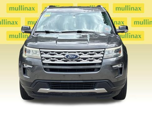 Used 2018 Ford Explorer XLT w/ Equipment Group 202A AWD/4WD image 14