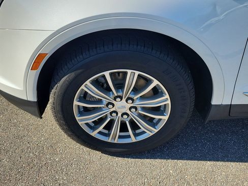 Used 2018 Cadillac XT5 Luxury w/ Driver Awareness Package FWD image 39
