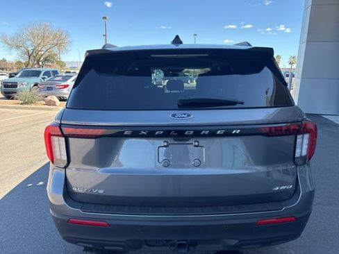 Used 2025 Ford Explorer Active image 4