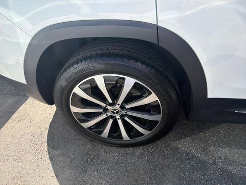 Used 2023 Mercedes-Benz GLB 250 4MATIC image 5