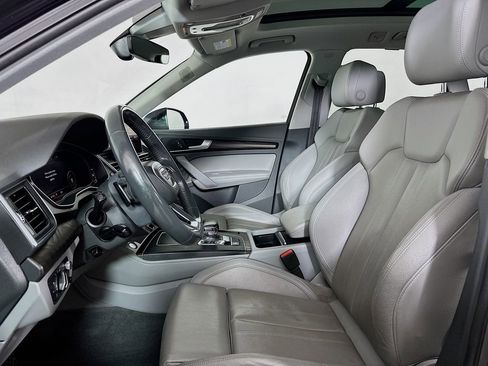 Used 2020 Audi Q5 Prestige w/ Prestige Package image 8