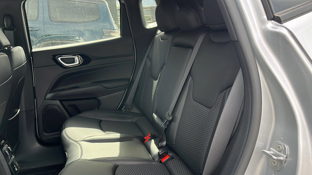 New 2026 Jeep Compass Latitude AWD/4WD image 19