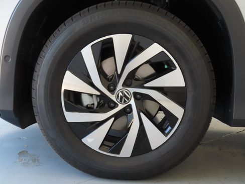 New 2025 Volkswagen Tiguan S image 28