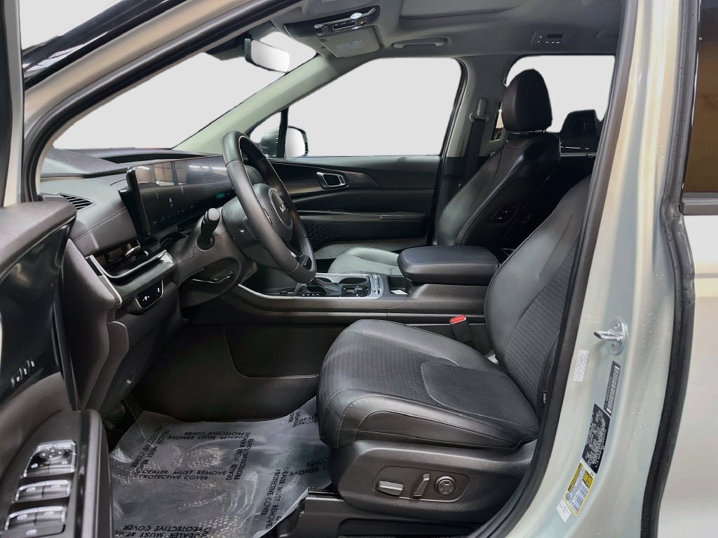 Used 2025 Kia Carnival SX Prestige FWD image 22