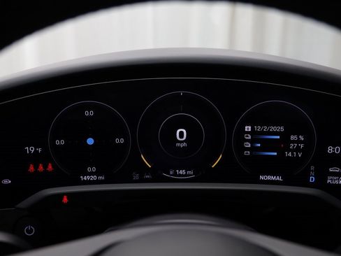 Used 2023 Porsche Taycan GTS image 9