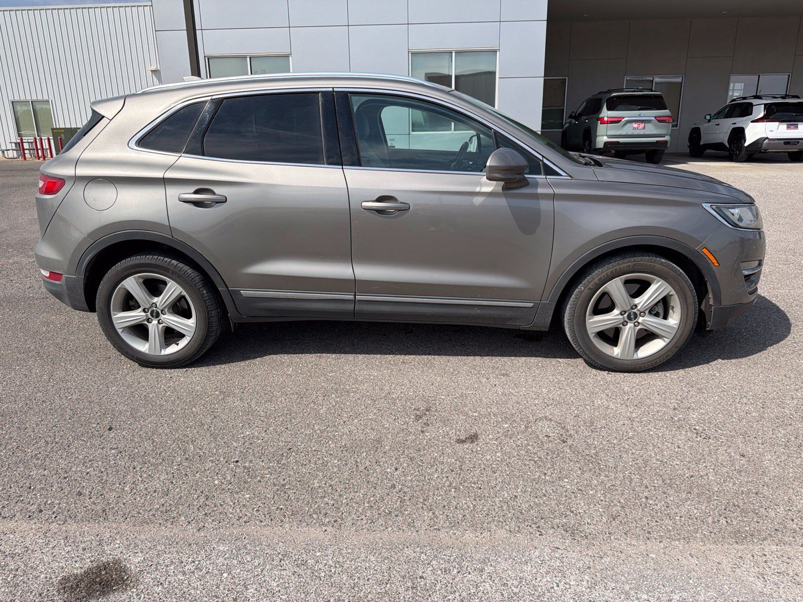 Used 2017 Lincoln MKC Premiere FWD image 1