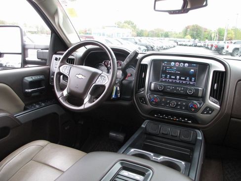 Used 2018 Chevrolet Silverado 3500 LTZ w/ Duramax Plus Package image 27