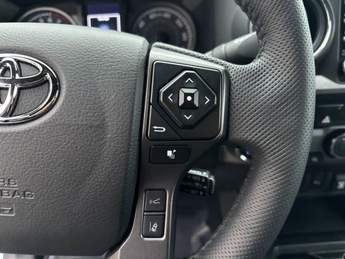 Certified 2022 Toyota Tacoma TRD Off-Road image 20