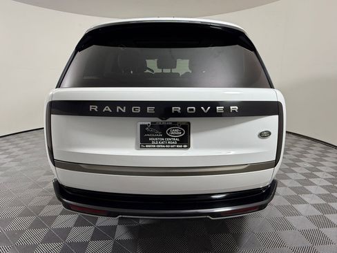 Used 2023 Land Rover Range Rover SE image 10