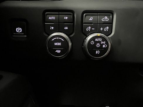 Used 2024 GMC Sierra 1500 AT4 image 35