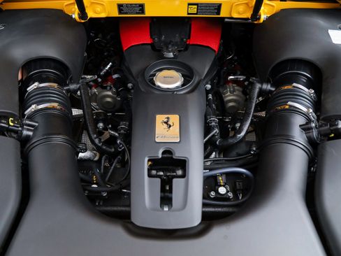 Certified 2022 Ferrari F8 Tributo RWD image 45