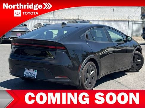 Used 2024 Toyota Prius LE FWD image 4