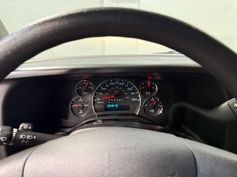 Used 2024 GMC Savana 2500 w/ Driver Convenience Package image 85