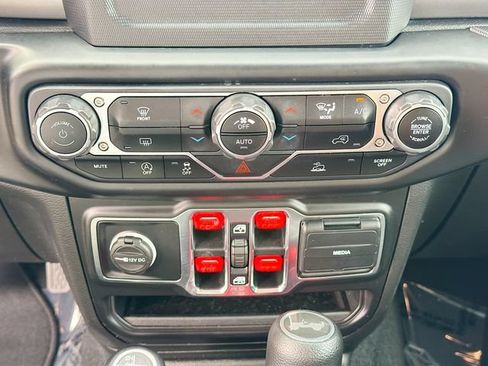 Used 2021 Jeep Wrangler Unlimited Sport AWD/4WD image 16