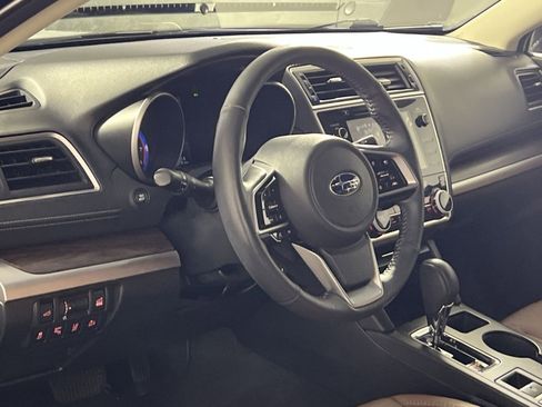 Used 2018 Subaru Outback 2.5i Touring image 16