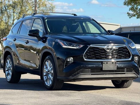Used 2020 Toyota Highlander Limited image 7