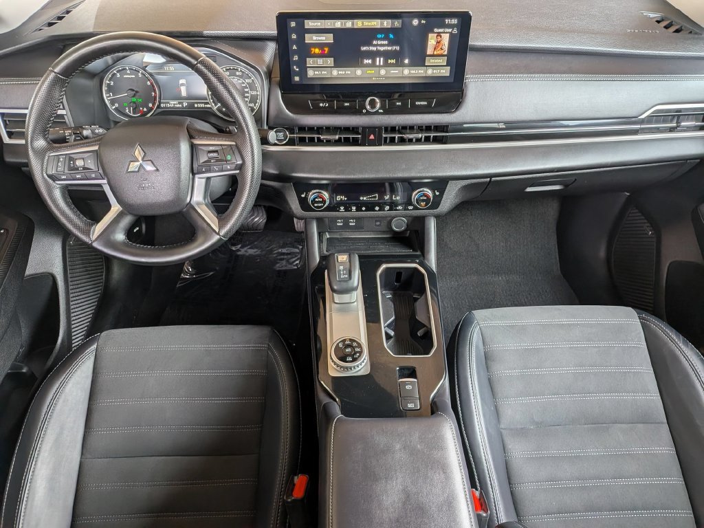 Used 2025 Mitsubishi Outlander SE AWD/4WD image 24