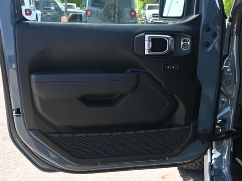 Used 2025 Jeep Wrangler Unlimited Rubicon 4xe w/ Convenience Group image 29