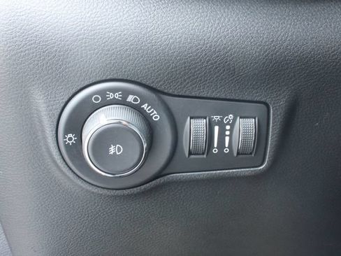 Used 2025 Jeep Compass Limited AWD/4WD image 15