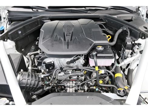 Used 2026 Genesis G70 2.5T RWD image 32