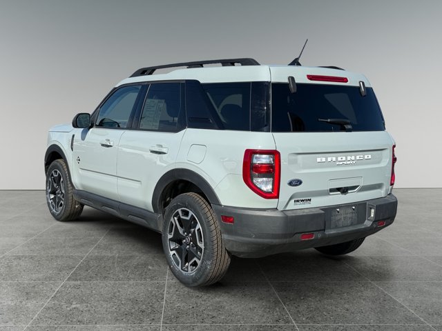 Used 2023 Ford Bronco Sport Outer Banks AWD/4WD image 3