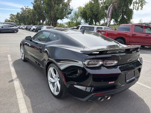 Used 2019 Chevrolet Camaro SS RWD image 4