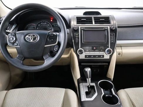 Used 2013 Toyota Camry LE FWD image 14