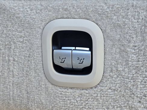 Used 2023 Mercedes-Benz EQS 580 4MATIC SUV image 86