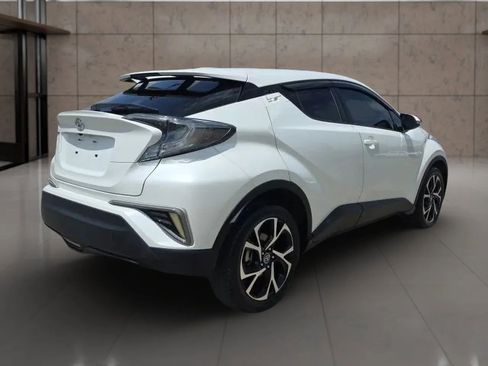 Used 2018 Toyota C-HR XLE FWD image 7